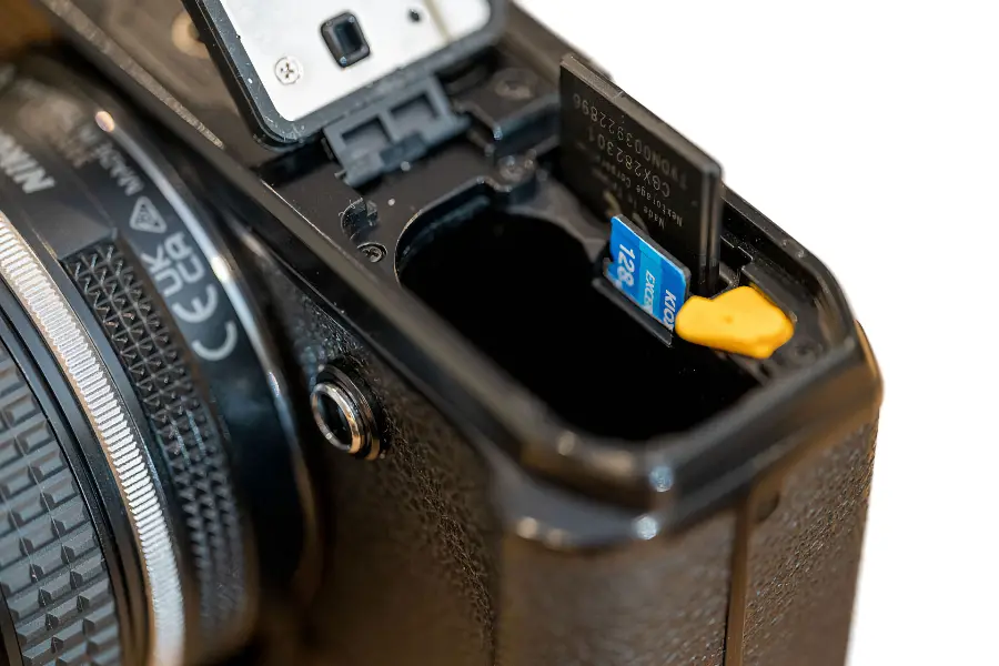 รีวิว Nikon Zf: สไตล์ย้อนยุค ประสิทธิภาพมิเรอร์เลสทันสมัย_01