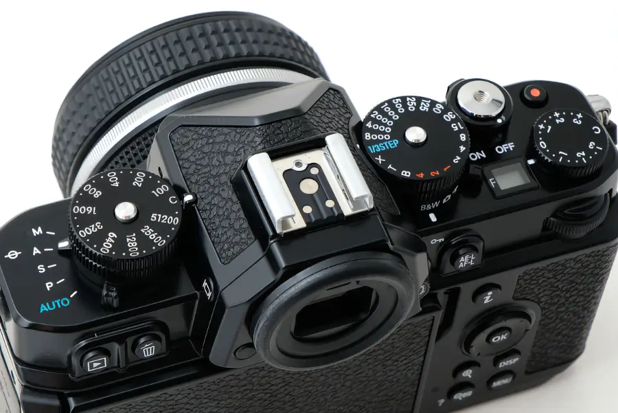 รีวิว Nikon Zf: สไตล์ย้อนยุค ประสิทธิภาพมิเรอร์เลสทันสมัย_01
